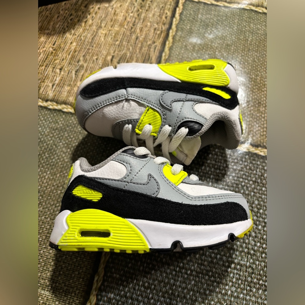 Nike Air Max Kids Grey with Neon Yellow & Black Accent Sneakers - Picture 1 of 12